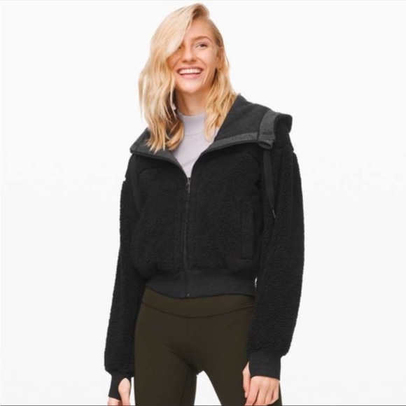 Lululemon short & sweet Sherpa zip up jacket - Picture 5 of 5